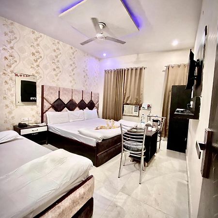 Swaran Hotel Amritsar Exterior photo